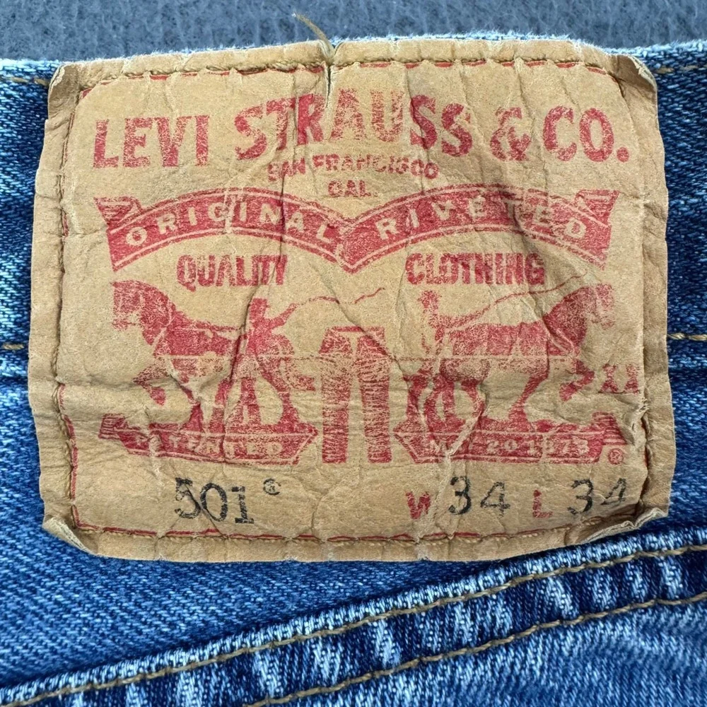 Levis 501 Straight Leg Jeans Mens 34x34 Blue Medium Wash Button Fly Cotton